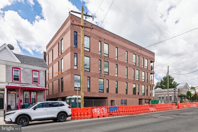 Building Photo - 6910 Ridge Ave