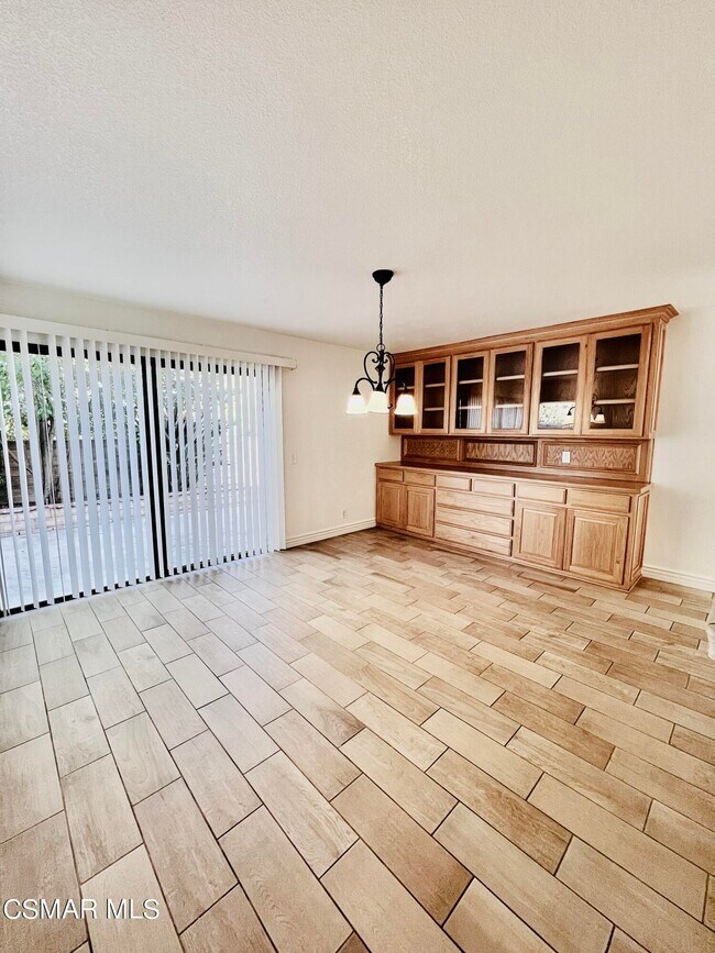 Building Photo - 937 Shadow Lake Dr