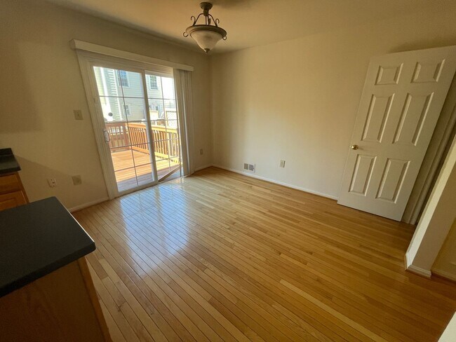 Building Photo - Luxurious And Spacious 3 Bed 2 Bath Brick Townhouse In Tysons Station