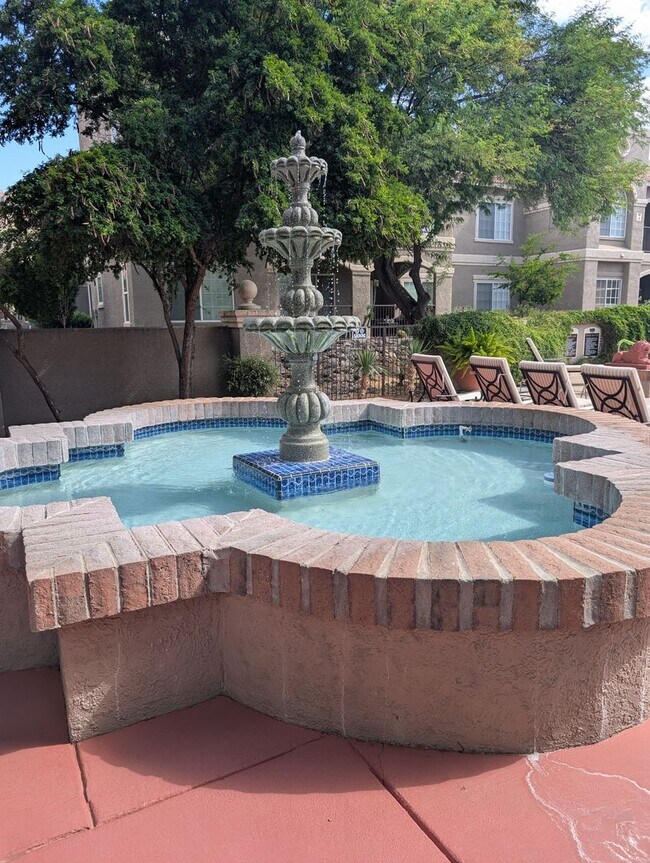 Building Photo - Boulders at La Reserve Condominiums in Oro...