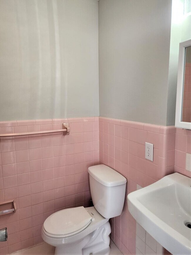 Building Photo - 5624 Gulfport Blvd S