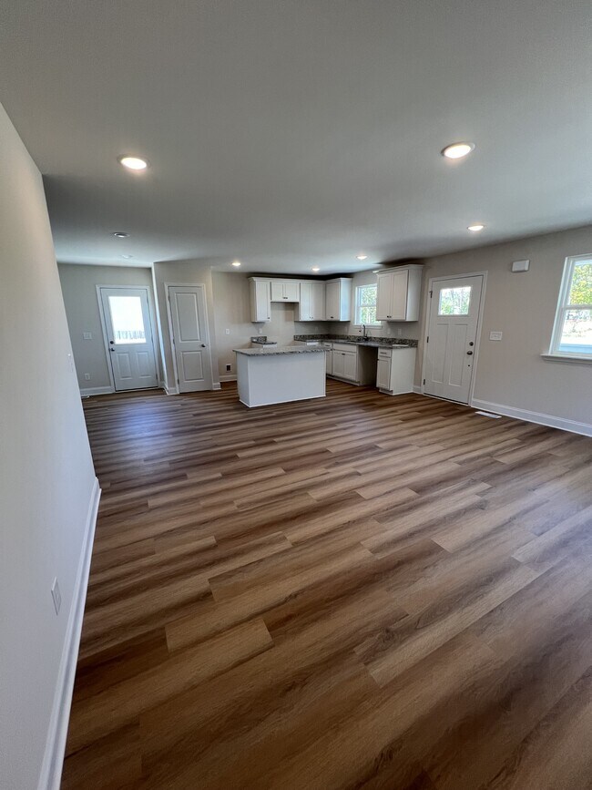 Building Photo - 1310 E 36th St