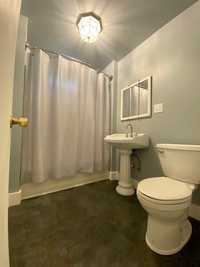 Building Photo - 1612 Pennsylvania Ave