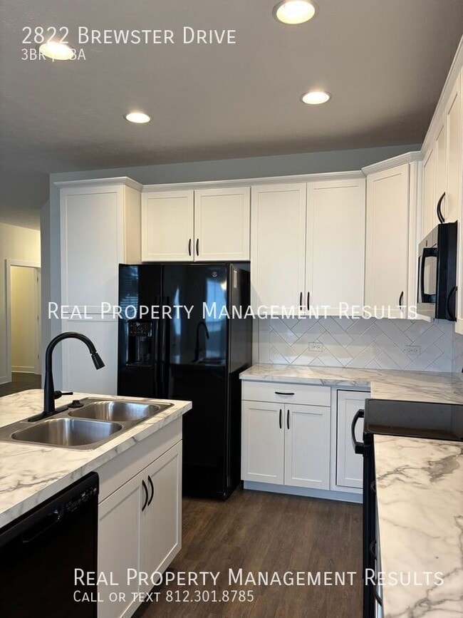 Building Photo - 2822 Brewster Dr