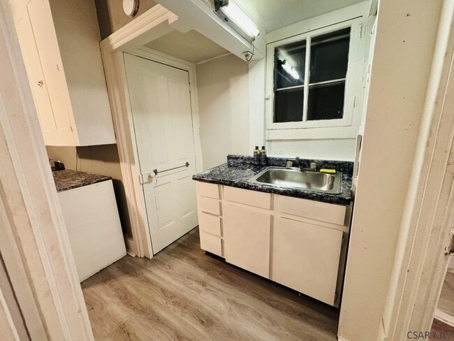 Building Photo - 195 D St