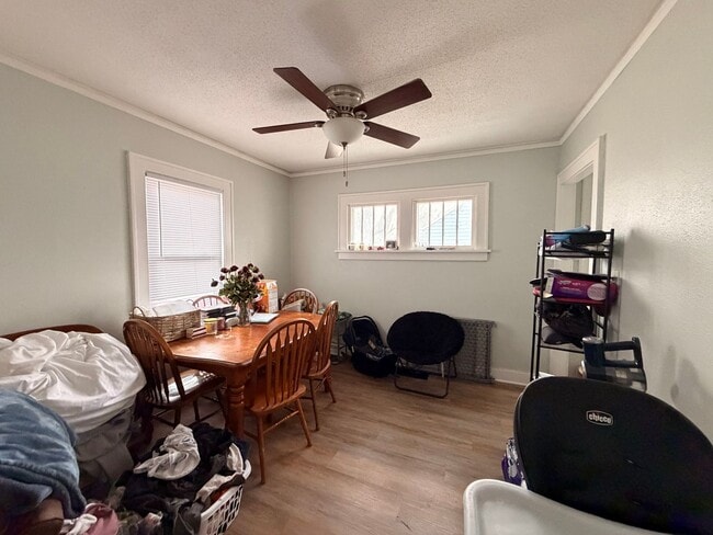 Building Photo - 2 Bedroom House - Updated $875