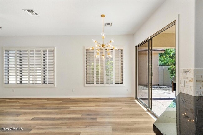 Building Photo - 1925 W Olive Way