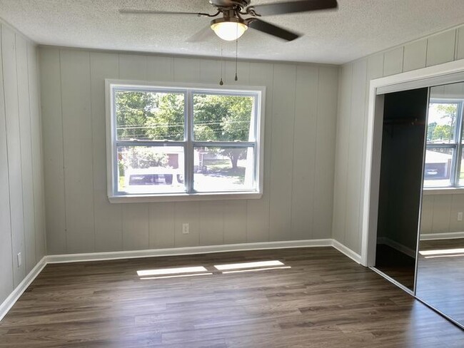 Building Photo - 1Bed/1Bath Ft Oglethorpe Remodeled Apartment