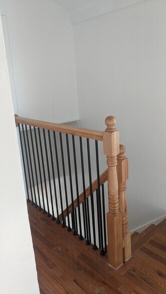 Building Photo - 14 Croton St