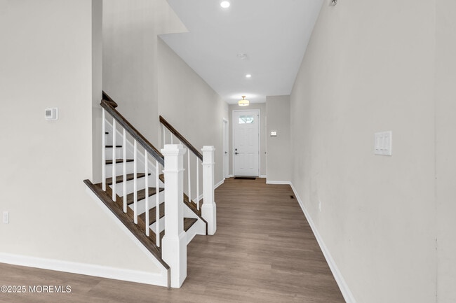 Building Photo - 317 Tulip Ct