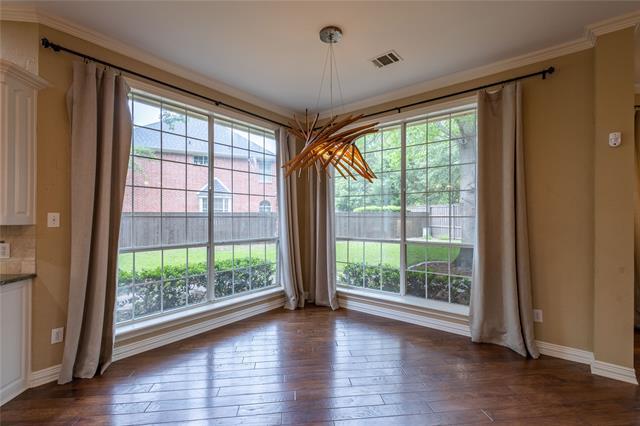 Building Photo - 325 Highland Oaks Cir