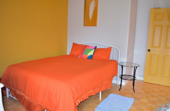 Building Photo - 8871 Belmont St