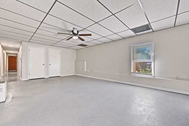 Building Photo - 129a McWhirter Pl