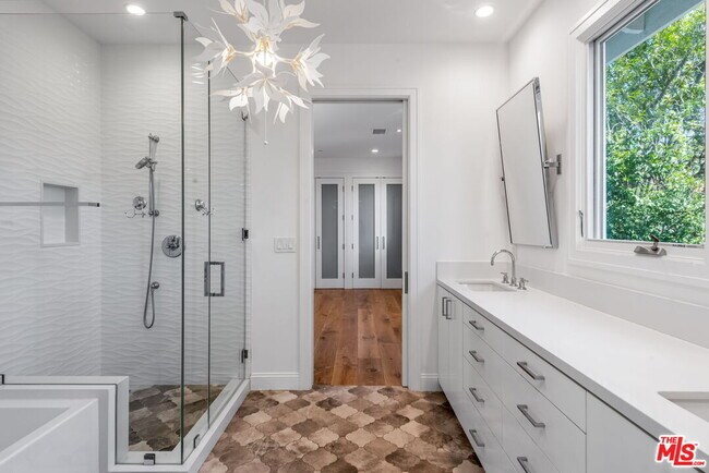 Building Photo - 19621 Wells Dr