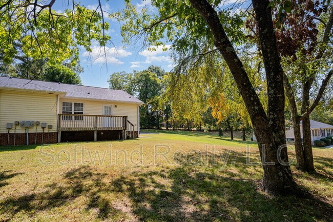 Building Photo - 1348 Hillside Dr