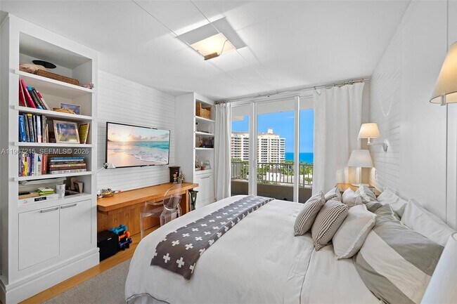 Building Photo - 789 Crandon Blvd