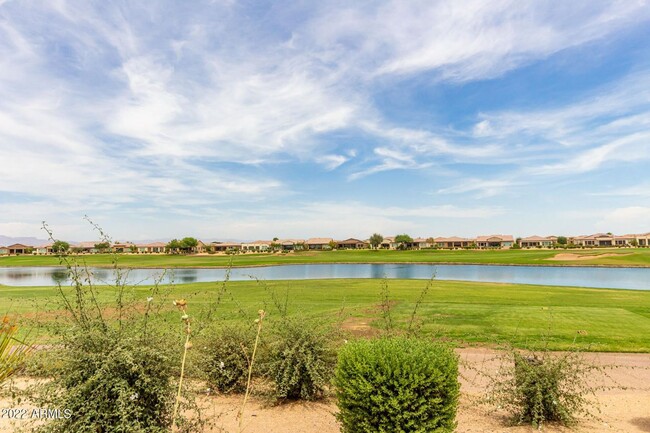 Building Photo - 180 Degrees of Golf Views