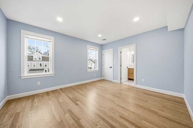 Building Photo - 9 Logan Ave