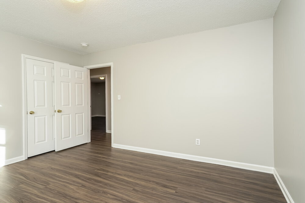 Building Photo - 104 James Ave