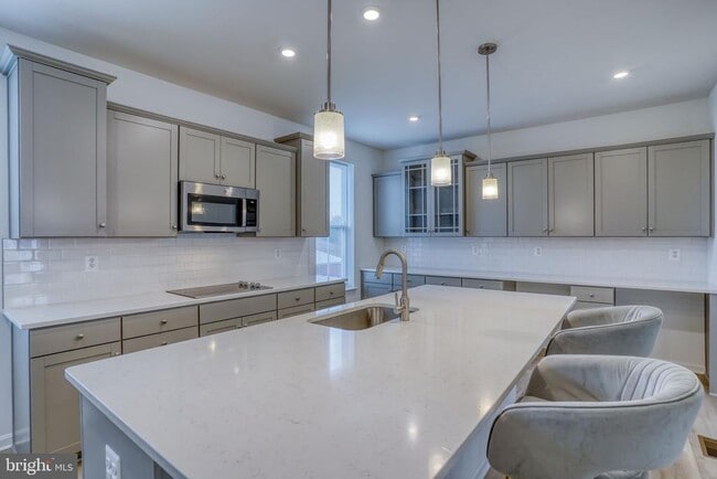 Building Photo - 345 Andrew Ct