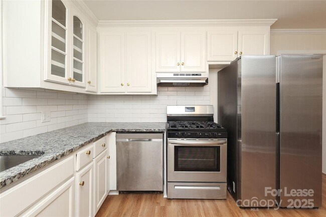 Building Photo - 937 Green Cir Dr