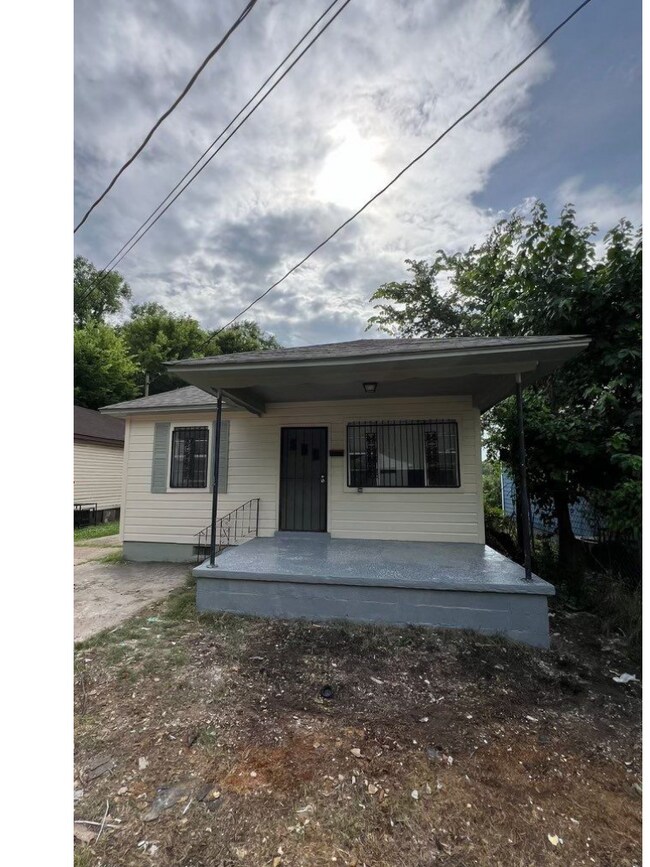 Building Photo - 1445 Davis St