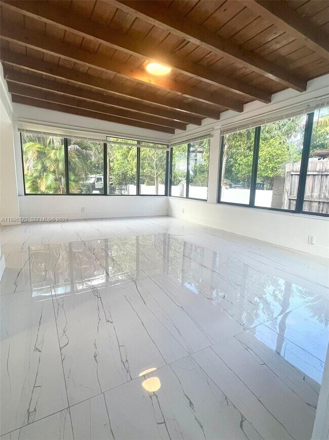 Building Photo - 1776 NE 178th St