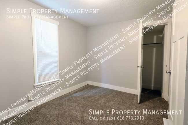 Building Photo - 920 Fourth St. NW --1