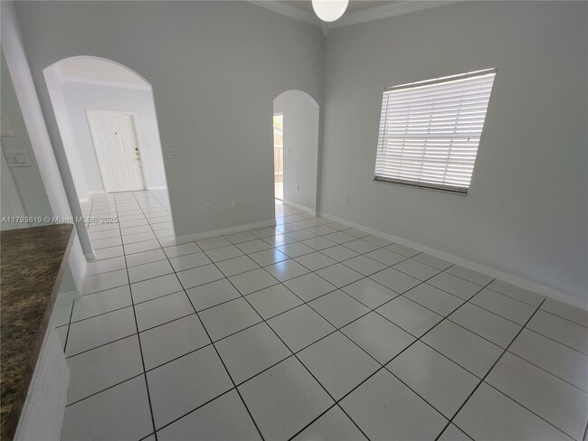 Building Photo - 1137 NW 128th Pl