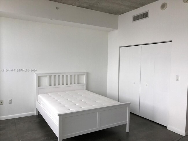 Building Photo - 133 NE 2nd Ave