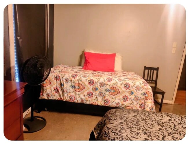 Building Photo - 2026 2nd St