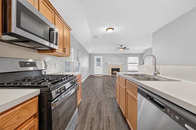 Building Photo - 8010 Indian Desert Dr
