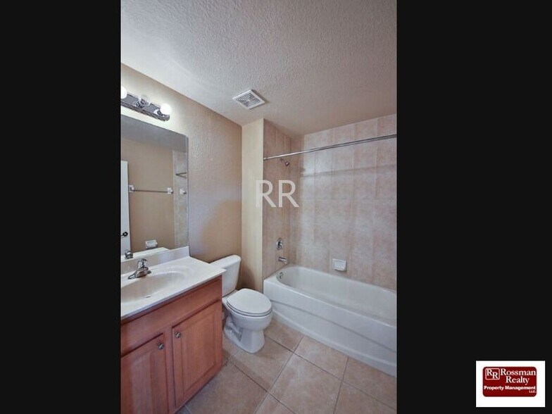 Building Photo - Santa Barbara Villas