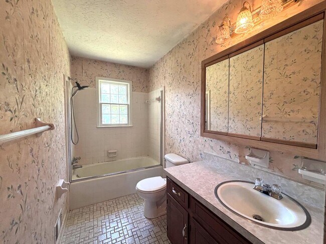 Building Photo - 3054 Poplar Springs Church Rd