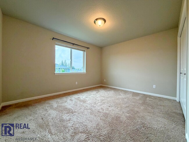 Building Photo - 15584 SW Thrush Ln