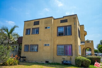 Building Photo - 1353 W 49th St