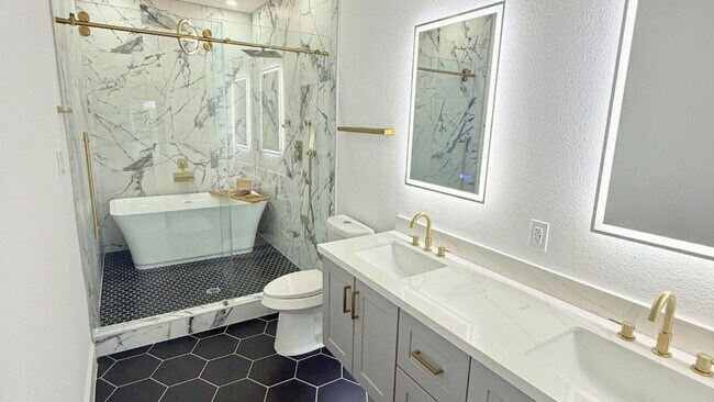 Building Photo - 4117 Shelby Cir