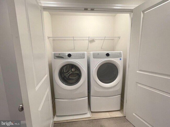 Building Photo - 3667 Duckhorn Way