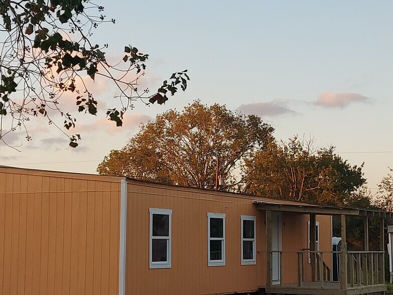 Building Photo - 18612 Baughman Dr