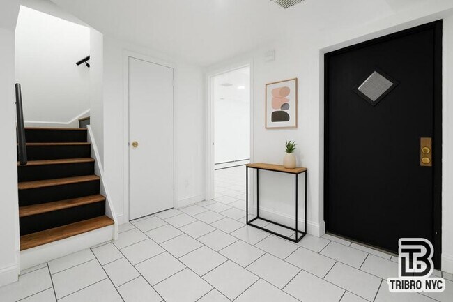 Building Photo - 4 bedroom in Brooklyn NY 11207