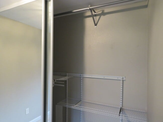 Building Photo - Juanita Townhome in Westwood Village ** 2bed/1.5 bath corner unit with Nice Private Backyard  $21...
