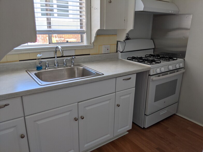 Building Photo - 5238 Wilkinson Ave