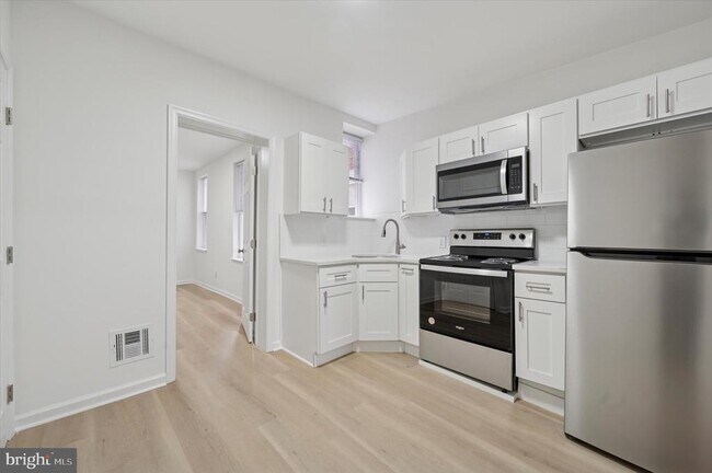 Building Photo - 1452 N 56th St