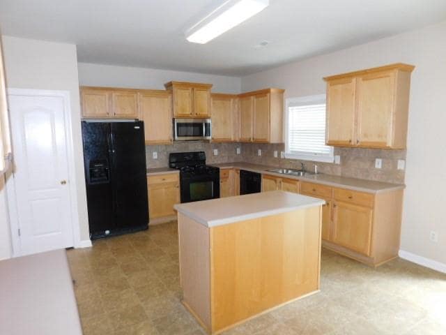 Building Photo - 3543 Aberdeen Way