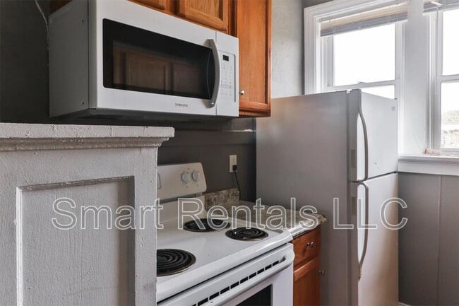 Building Photo - 3860 Bamberger Ave