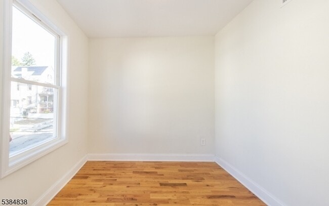 Building Photo - 15 Olyphant Pl