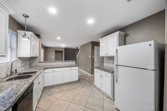 Building Photo - 6803 Highwind Bend Ln