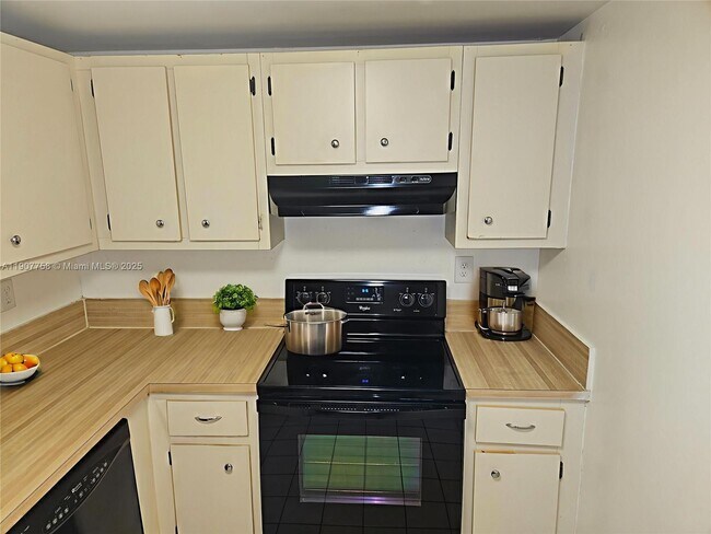 Building Photo - 8261 NW 8th St