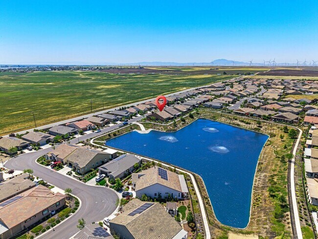 Building Photo - 377 Silver Ridge Dr