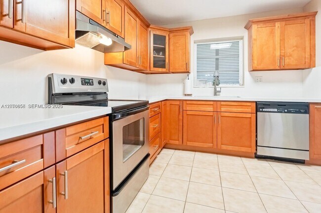 Building Photo - 18225 SW 94th Ave